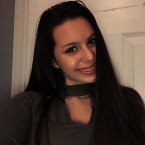 Meet your Posher, Olivia